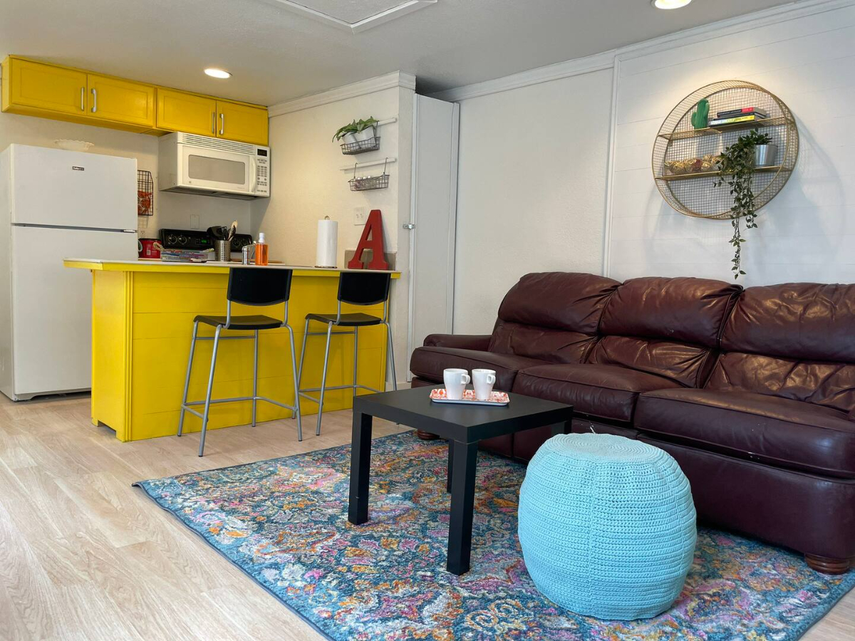 Cozy one bedroom near downtown - Photo 9