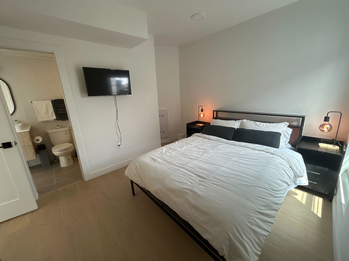 Modern Furnished 1BR in Shaw | In-Unit Laundry | Steps from Howard University - Photo 4