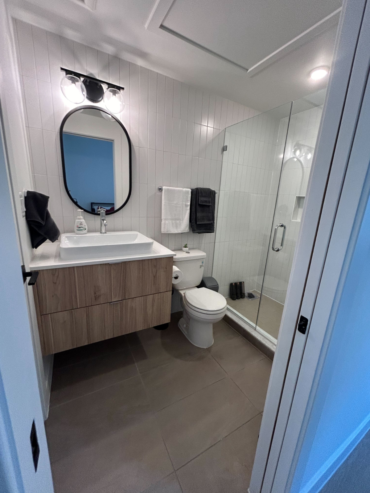 Modern Furnished 1BR in Shaw | In-Unit Laundry | Steps from Howard University - Photo 5