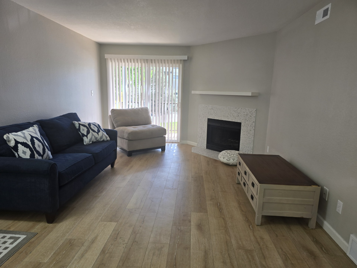 Beautiful Fully-Remodeled Lakewood One-Bedroom Apartment with All Amenities and Ideal Location, Near - Photo 8