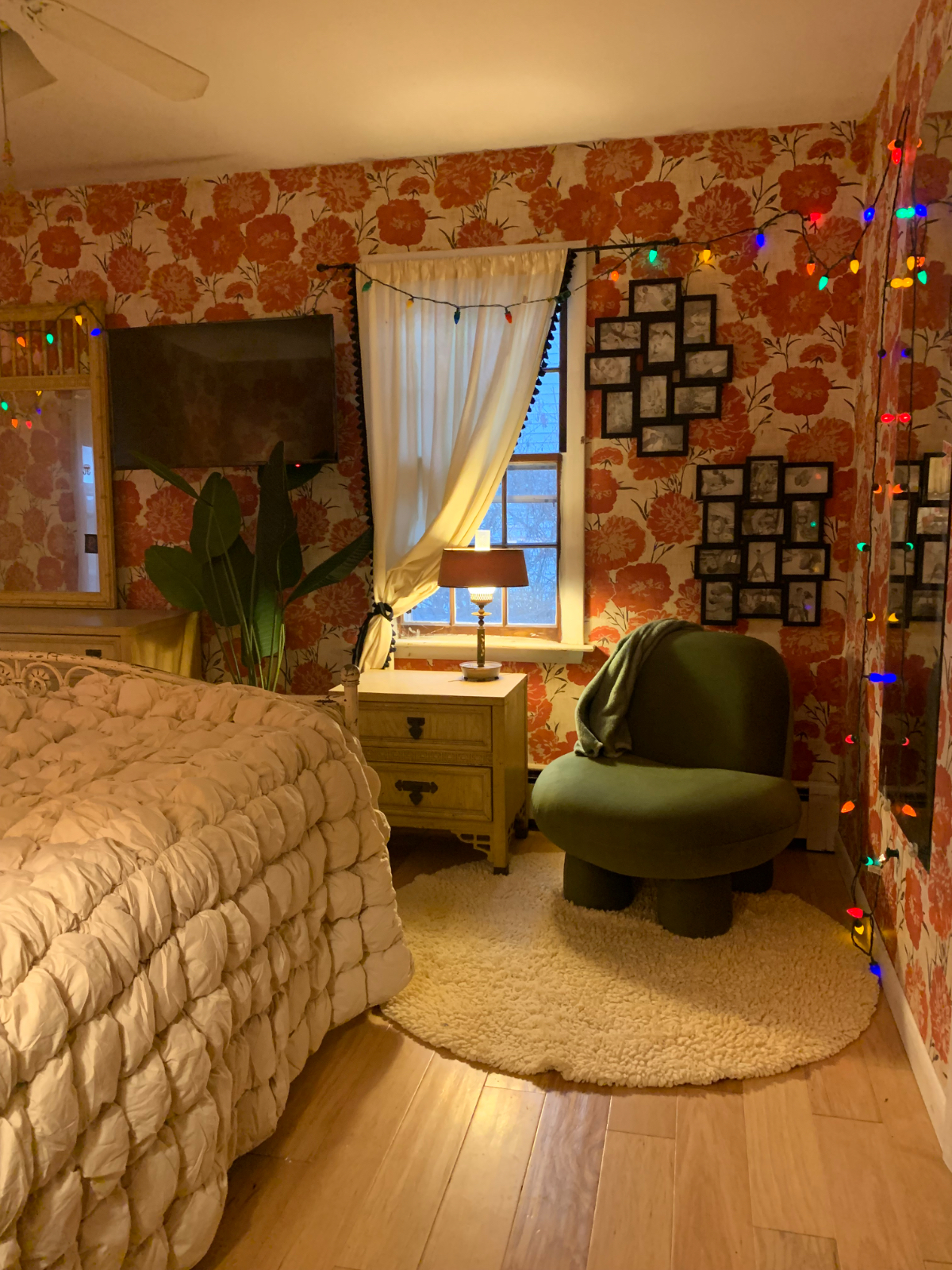 Fully Furnished Private Room King Bed