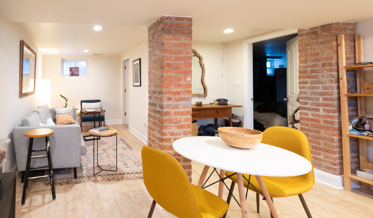 APARTMENT WITH HUGE GARDEN - Photo 3