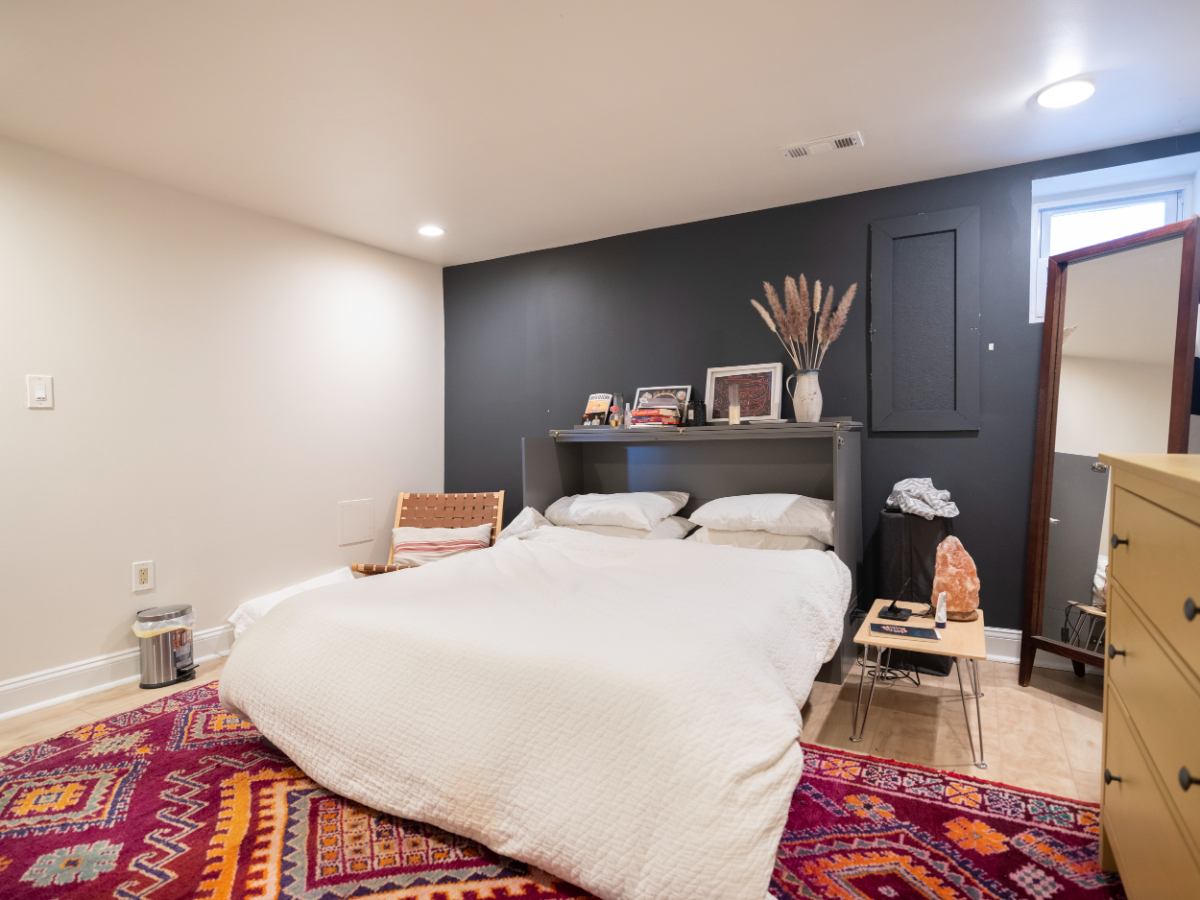 APARTMENT WITH HUGE GARDEN - Photo 8