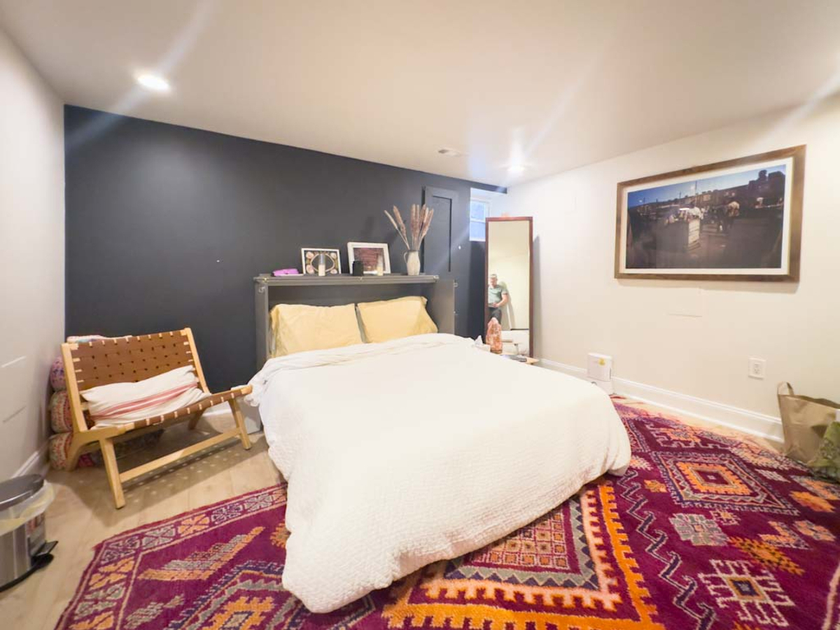 APARTMENT WITH HUGE GARDEN - Photo 7