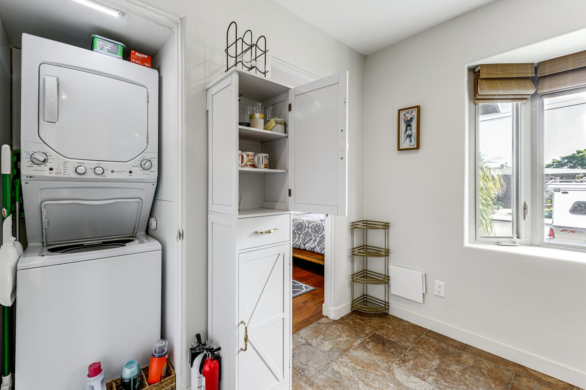 Centrally Located 1 Bed 1 Bath Apartment - Photo 6