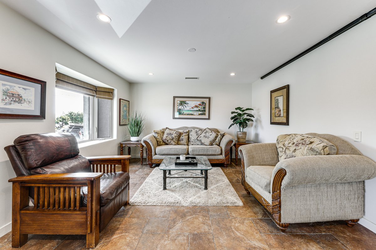 Centrally Located 1 Bed 1 Bath Apartment - Photo 3