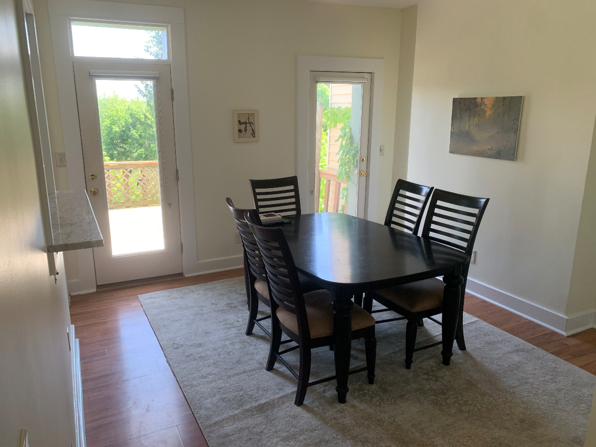 Stylish 2BD Duplex with yard and parking - Photo 1