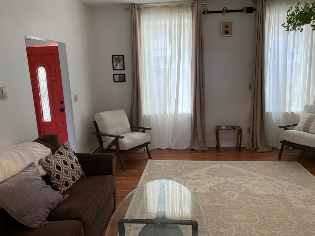Stylish 2BD Duplex with yard and parking - Photo 5