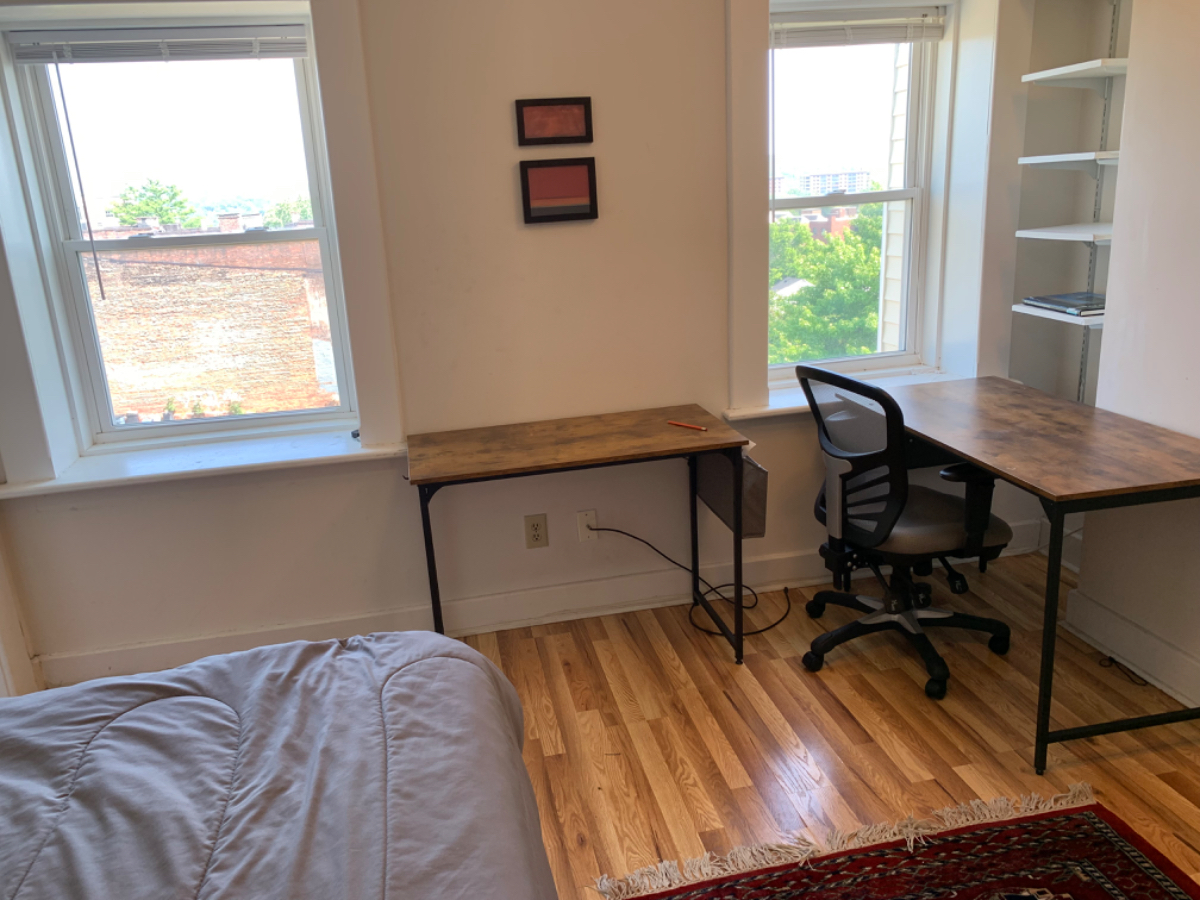 Stylish 2BD Duplex with yard and parking - Photo 8
