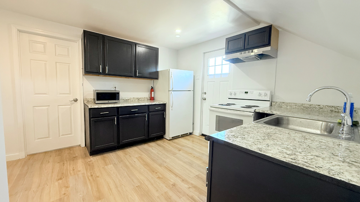 Quiet Comfortable Home centrally located  near  Killington and Hospitals - Photo 8