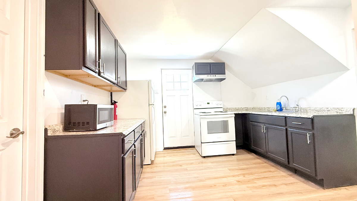 Quiet Comfortable Home centrally located  near  Killington and Hospitals - Photo 9