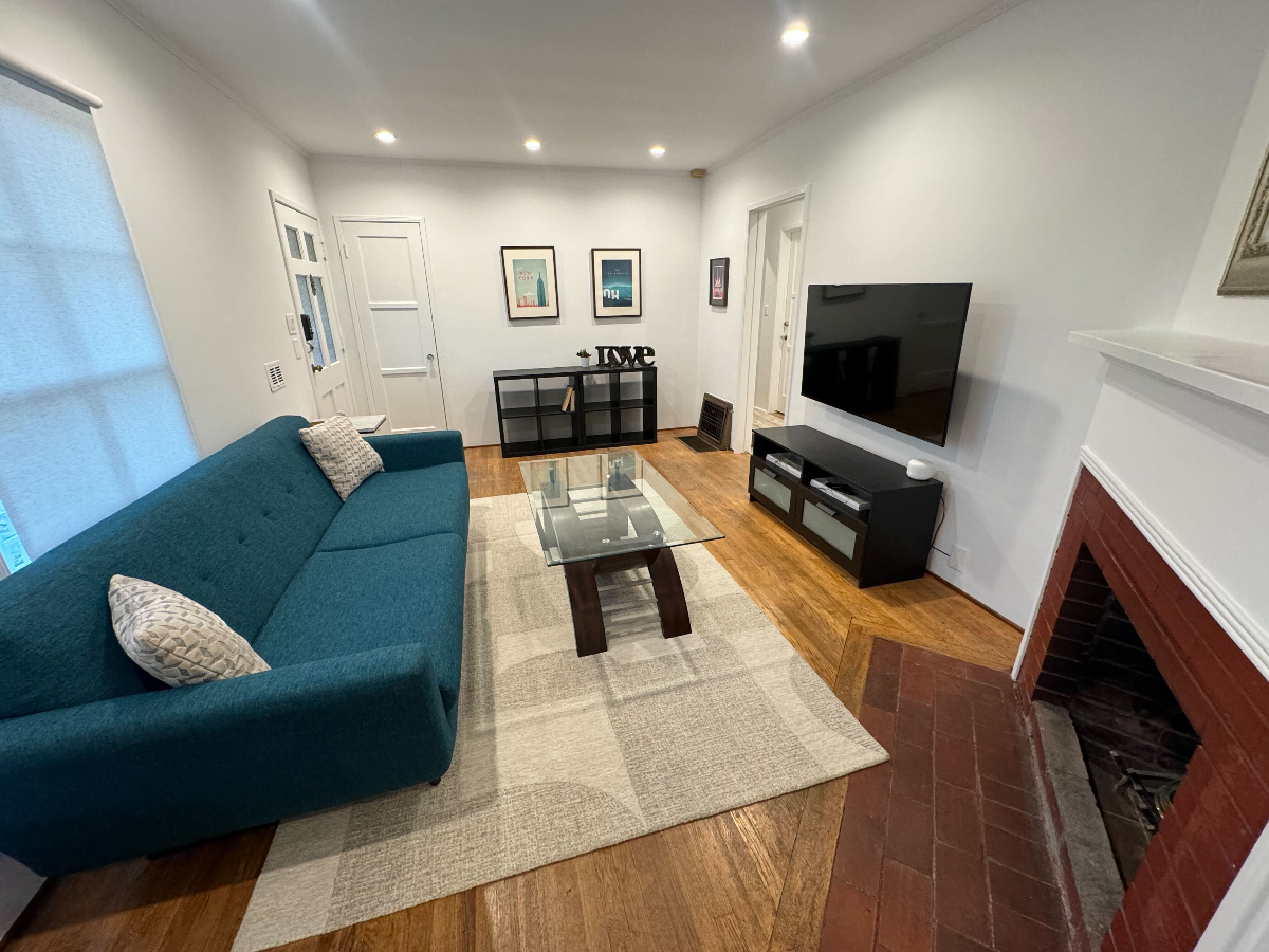 West LA Fully Furnished 2 Bedroom Bungalow - Photo 2