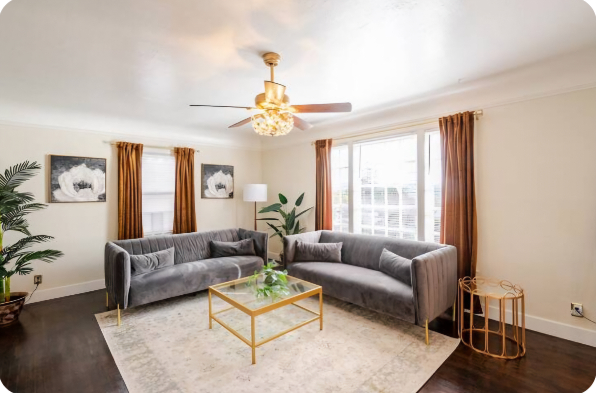 Chic and Classy Home in a Quiet Walkable Neighborhood,Off Street Parking - Photo 2