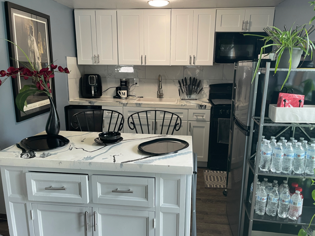 Beautiful one bedroom Apartment with Patio - Photo 2