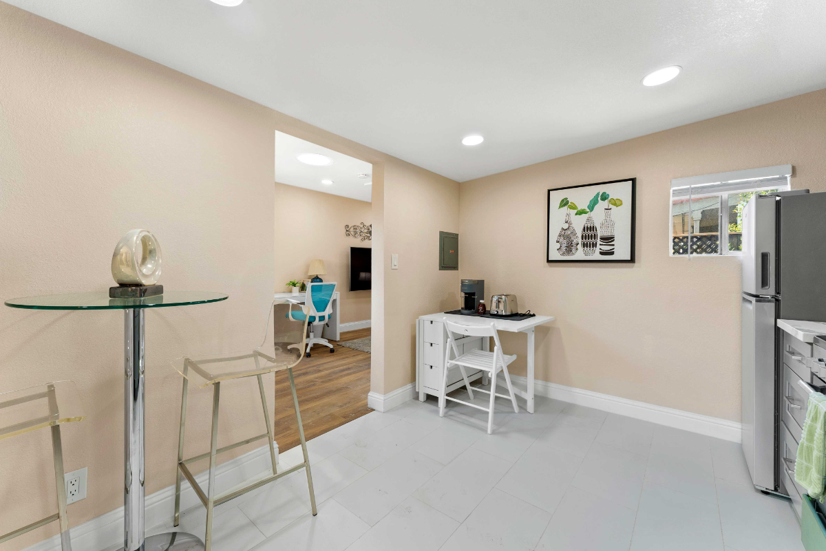 Great 1 bed 1 bath unit close to Japan Town of San Jose - Photo 6