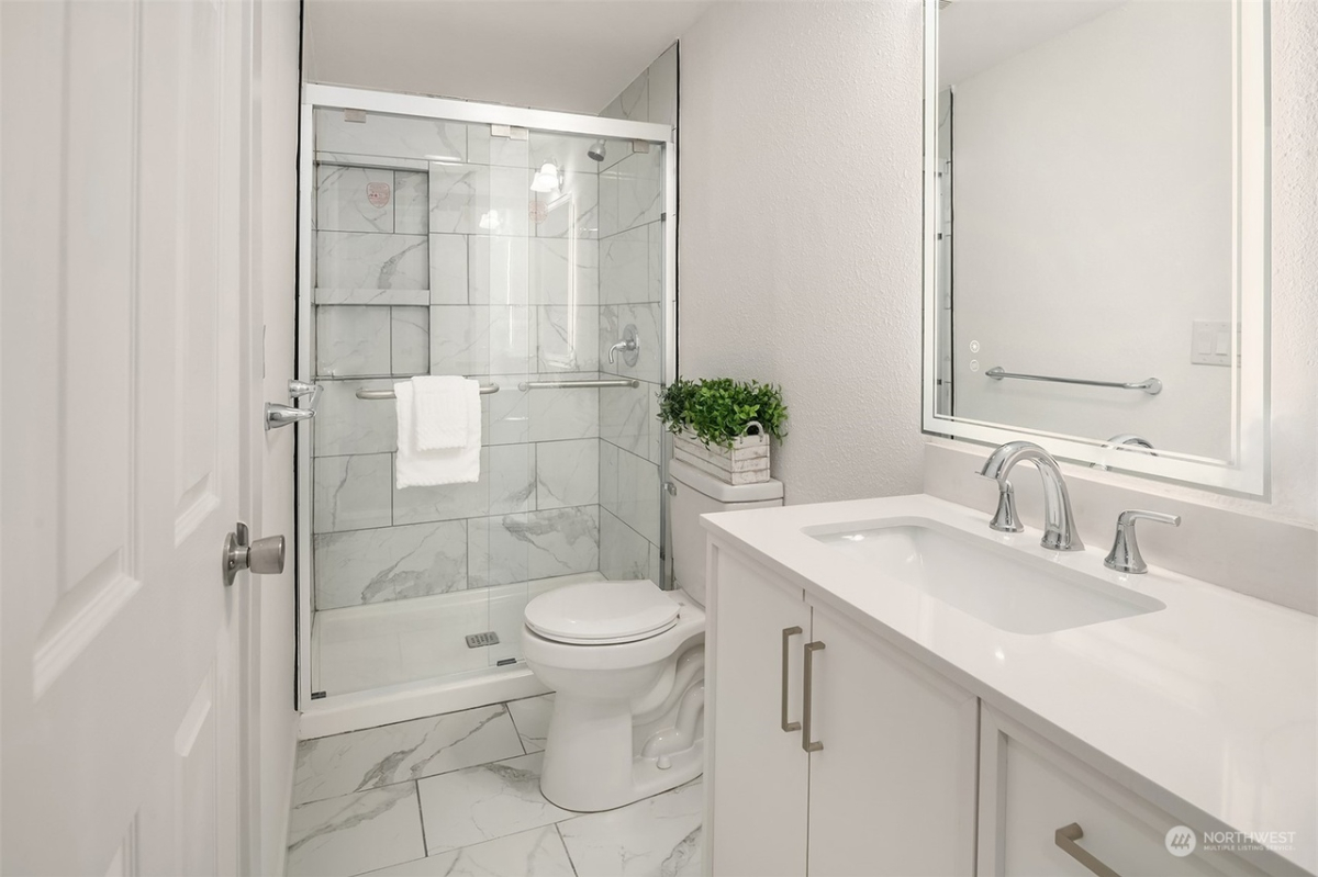 Newly Renovated 1 bed & 1 bath ADU