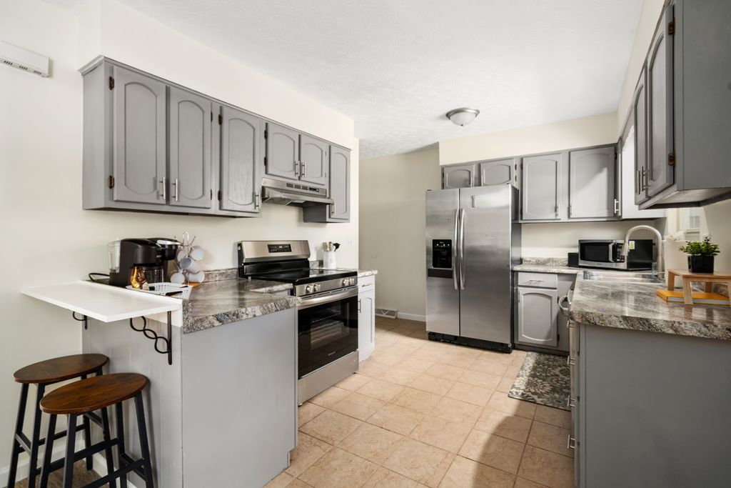 Northern Peak - Cozy and Welcoming 3BR, 1.5BA - Photo 8