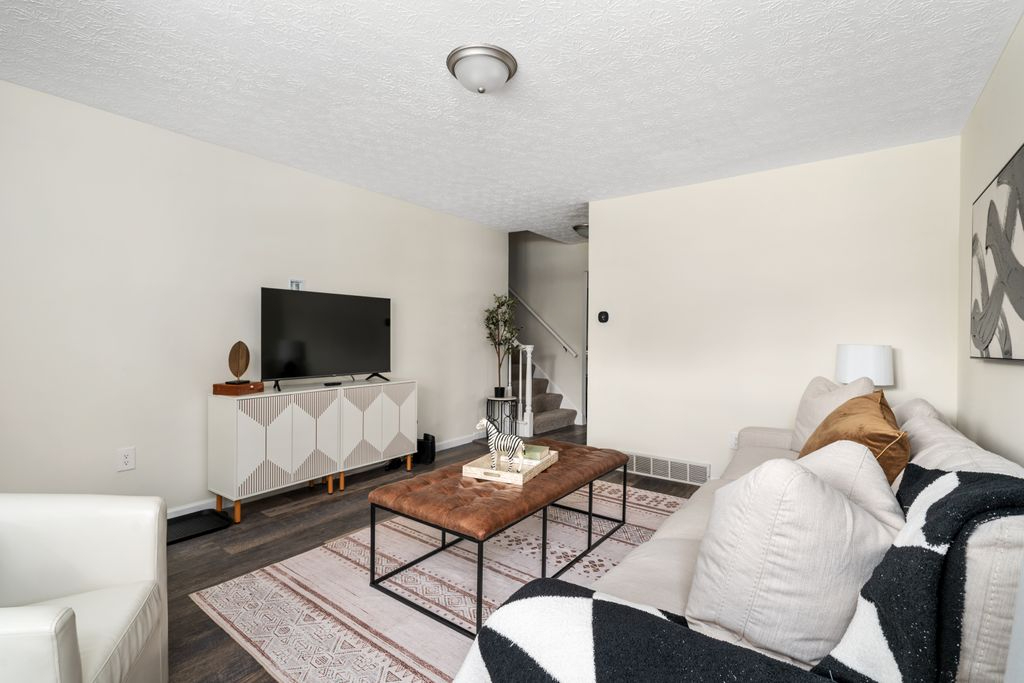 Northern Peak - Cozy and Welcoming 3BR, 1.5BA - Photo 4