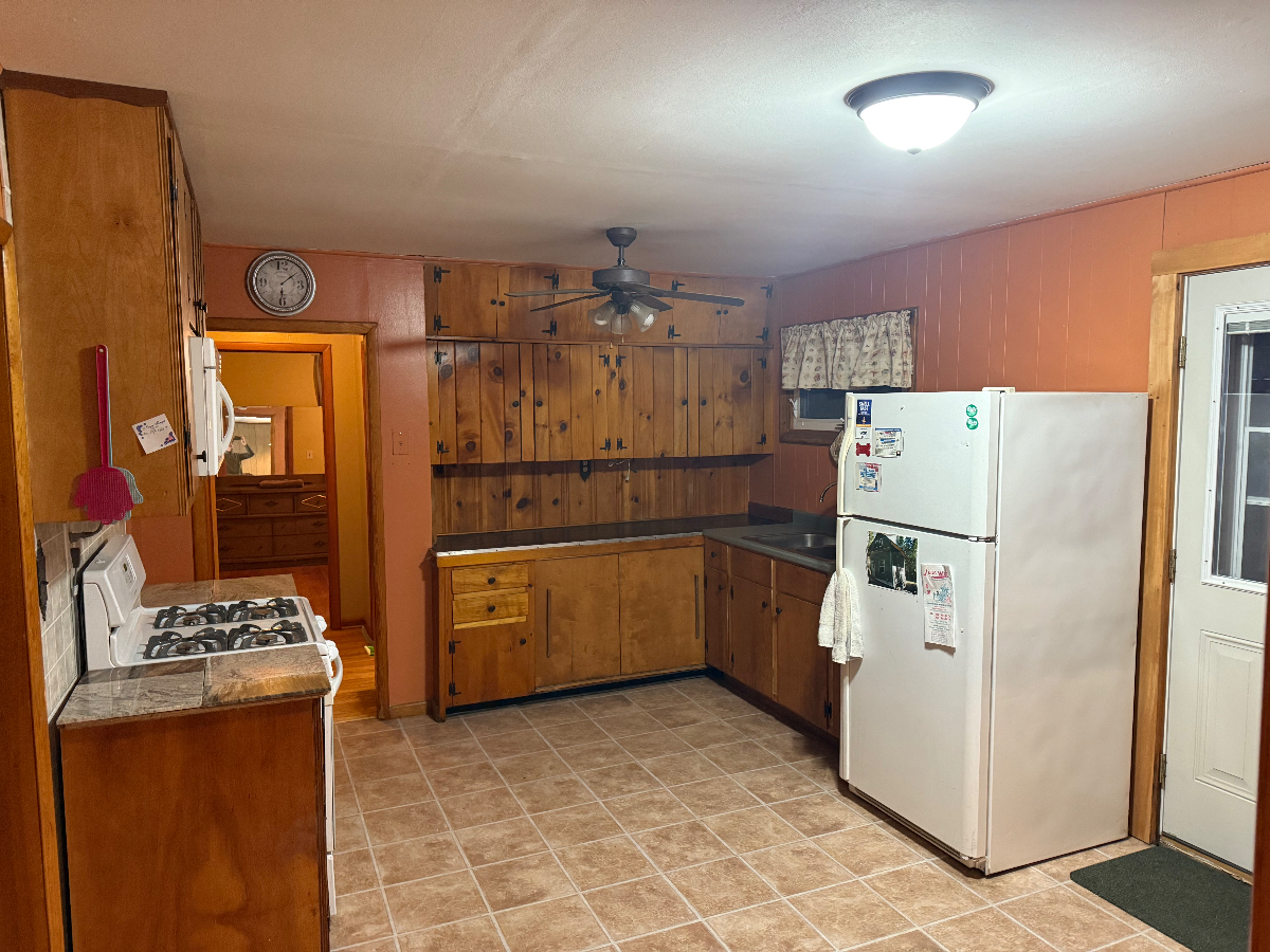 Comfortable Ranch in Essex - Photo 3