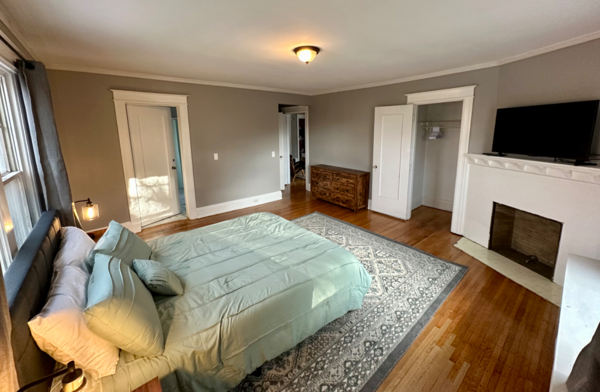 Large Private Bed/Bath Room in Park Ave