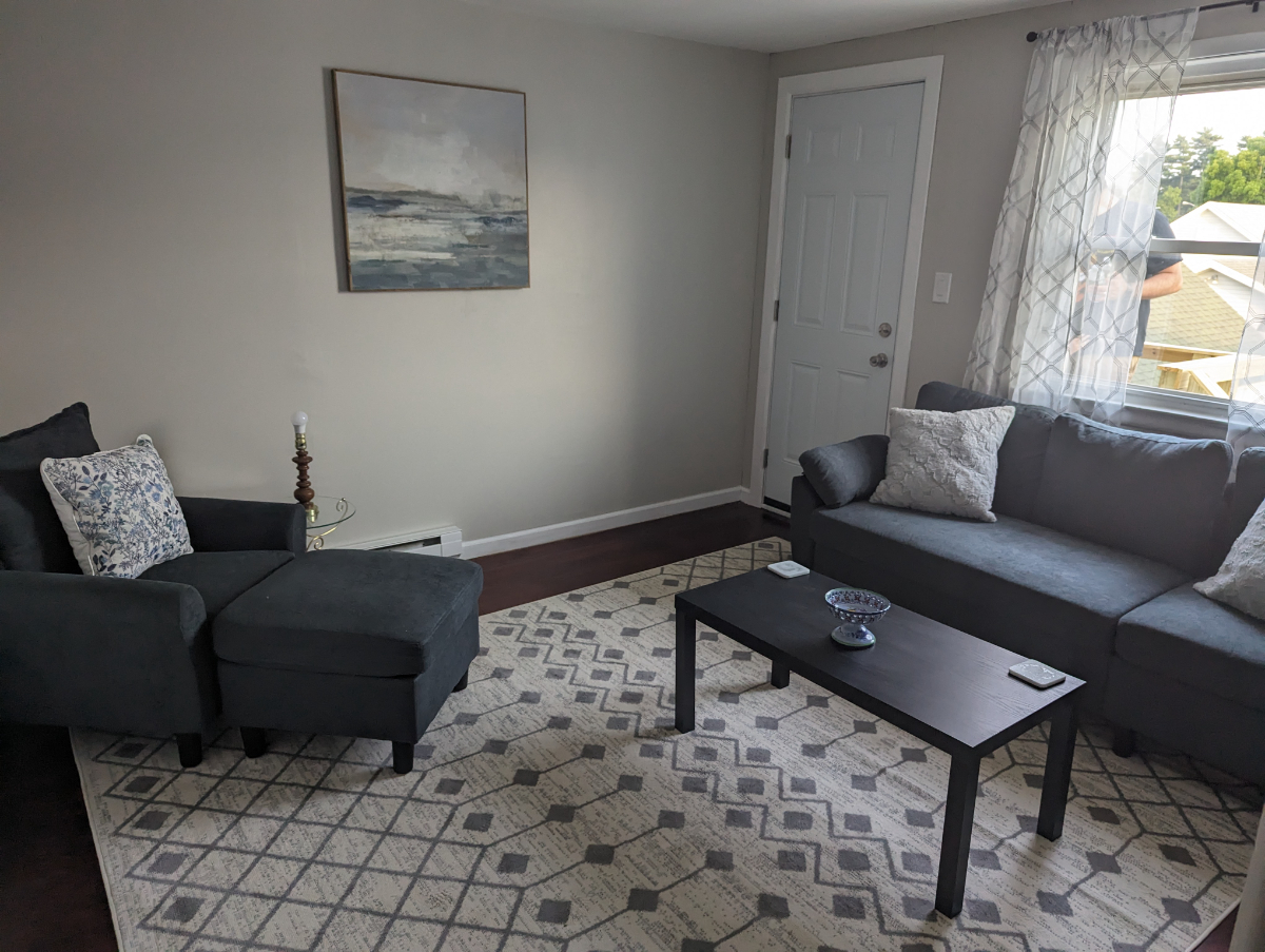 2 Bedroom 1 Bath City Apartment - Photo 1