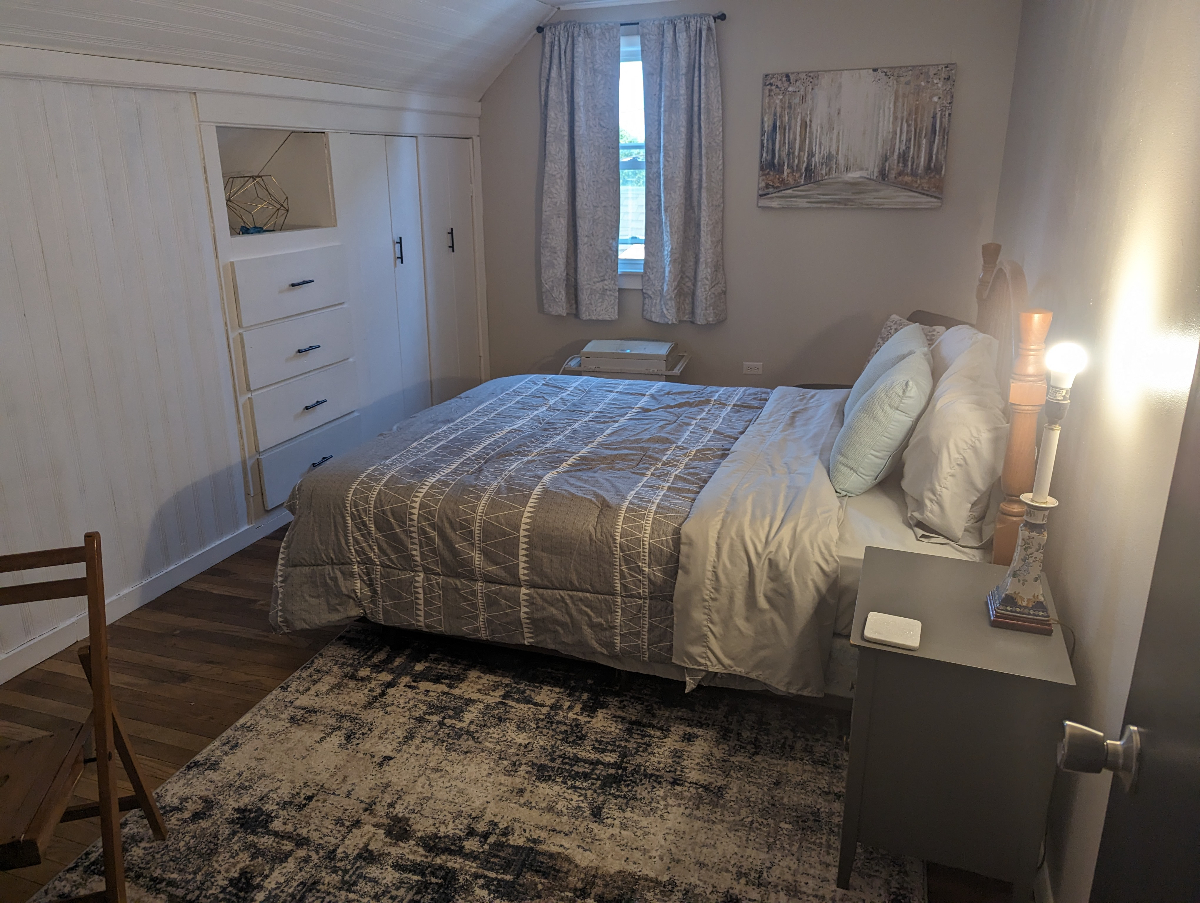 2 Bedroom 1 Bath City Apartment - Photo 4