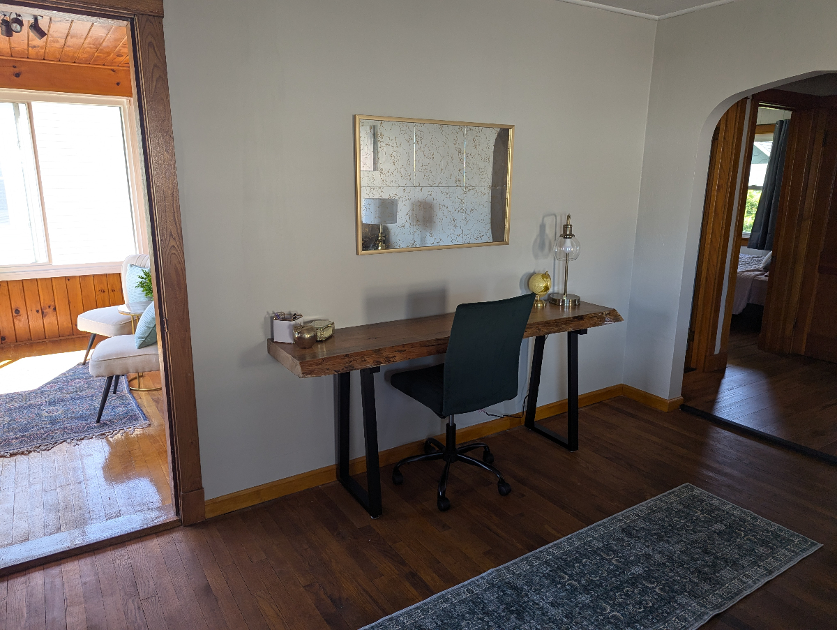 2 Bedroom 1 Bath City Apartment - Photo 3