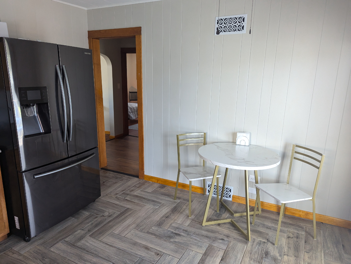 2 Bedroom 1 Bath City Apartment - Photo 5