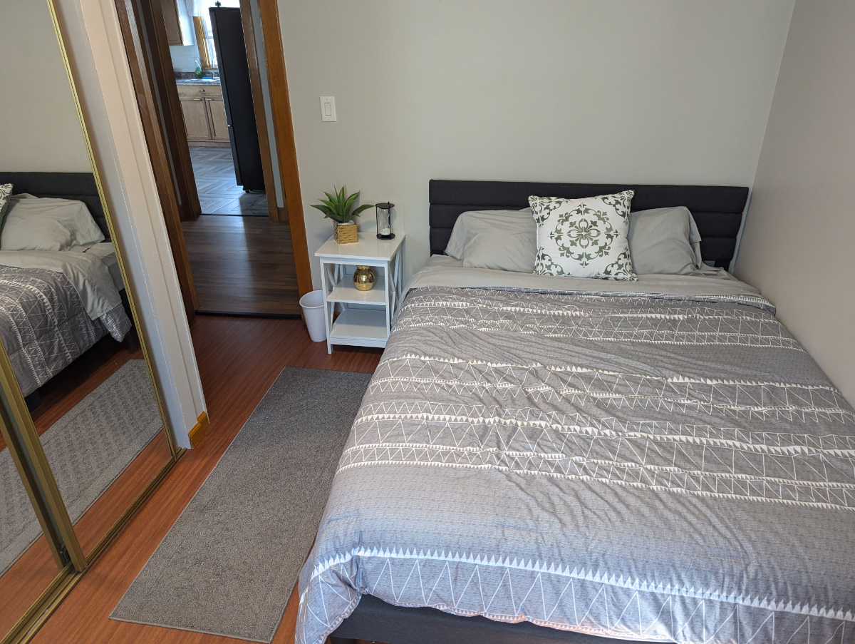 2 Bedroom 1 Bath City Apartment - Photo 6