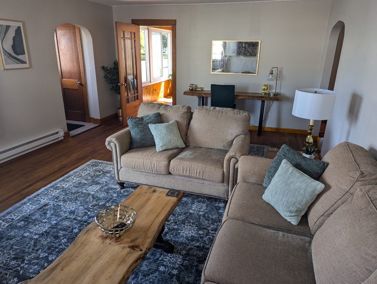 2 Bedroom 1 Bath City Apartment - Photo 9