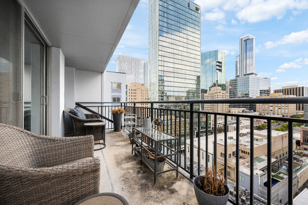 Cozy High Rise Condo in the middle of Downtown Austin - Photo 1