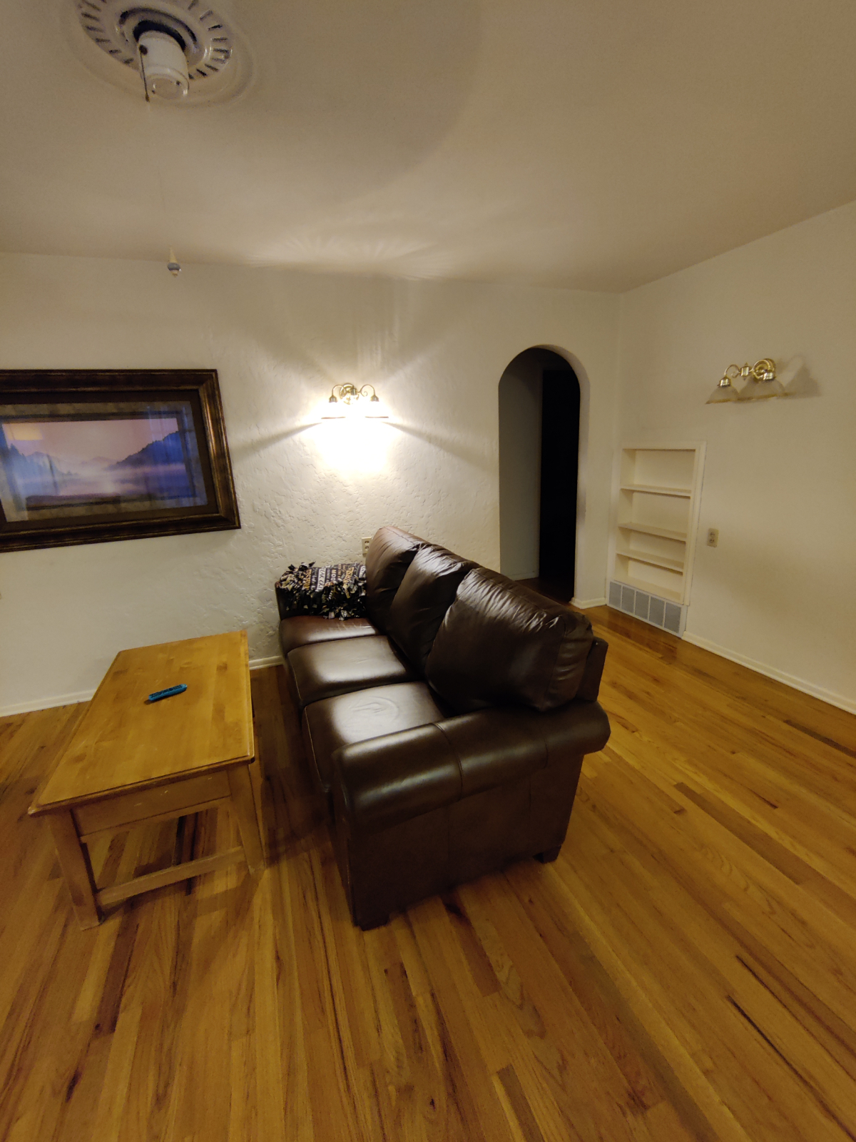 Cozy Home - 4 minutes to the Hospital and 10 minutes to the Power Plant - Photo 5