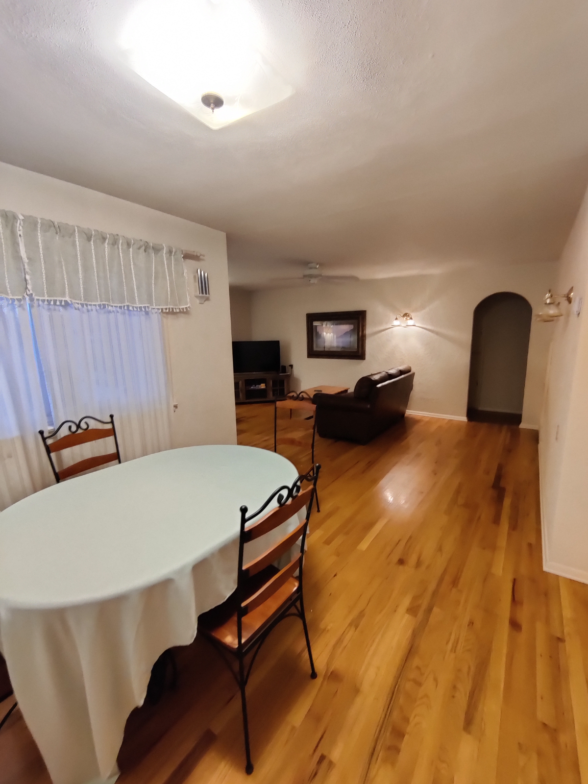 Cozy Home - 4 minutes to the Hospital and 10 minutes to the Power Plant - Photo 8