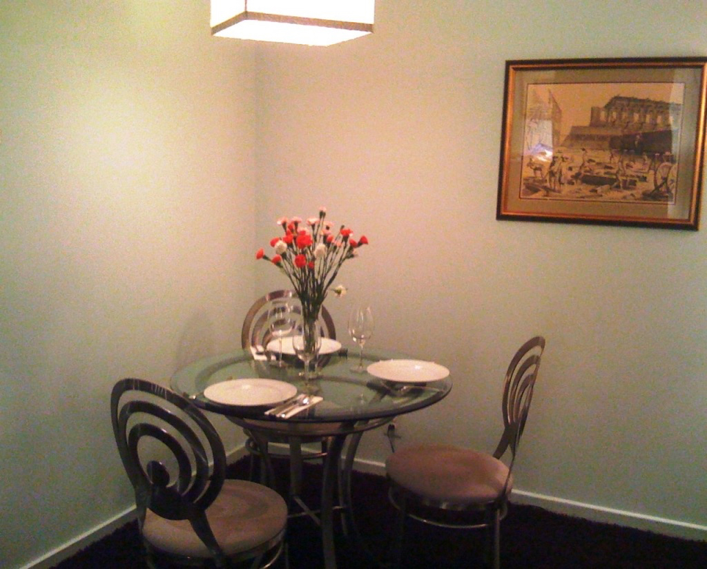 SW DC Studio w/ Balcony - Photo 3