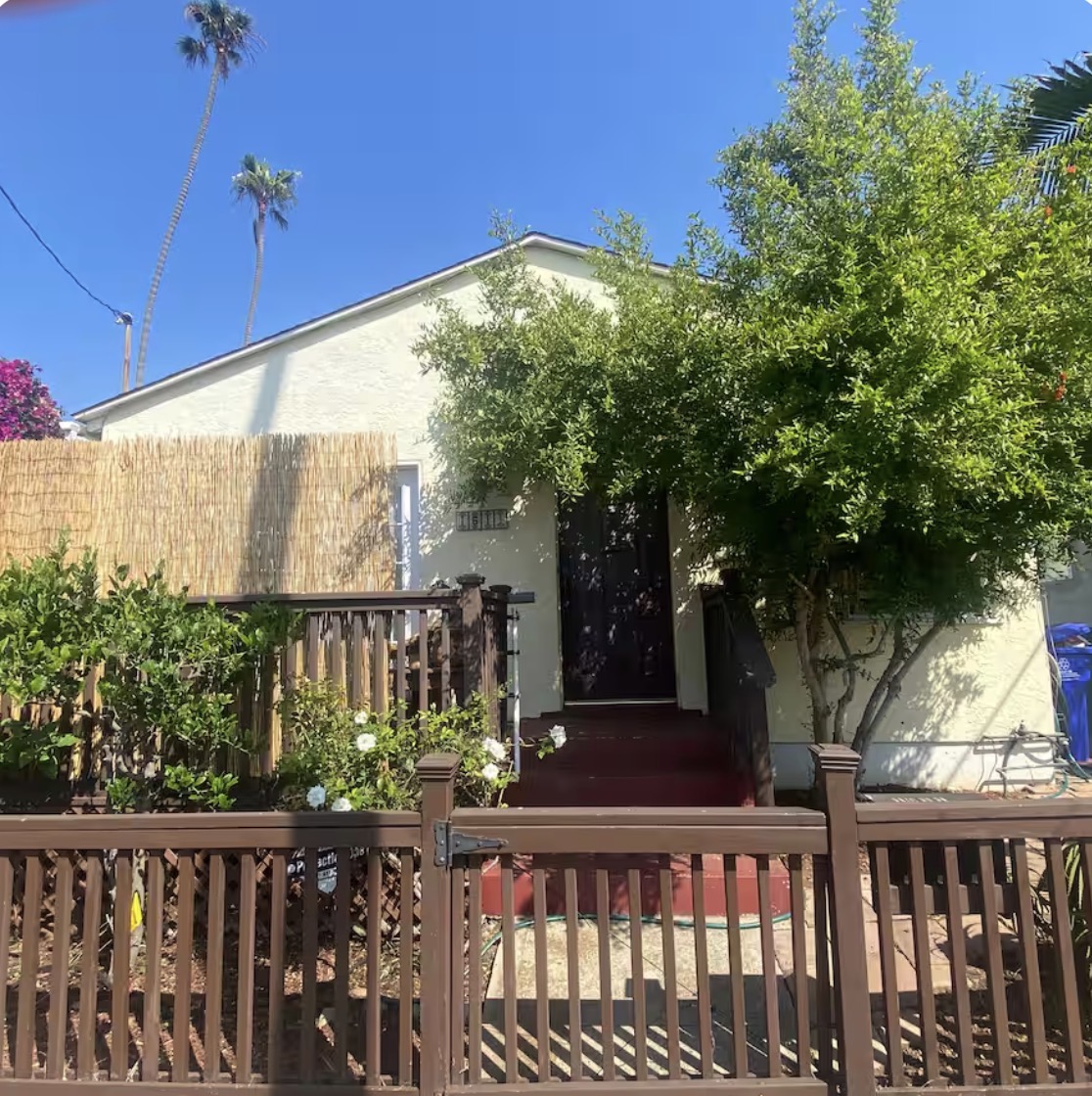 Ocean Beach Cottage block from Pacific, central location! - Photo 1
