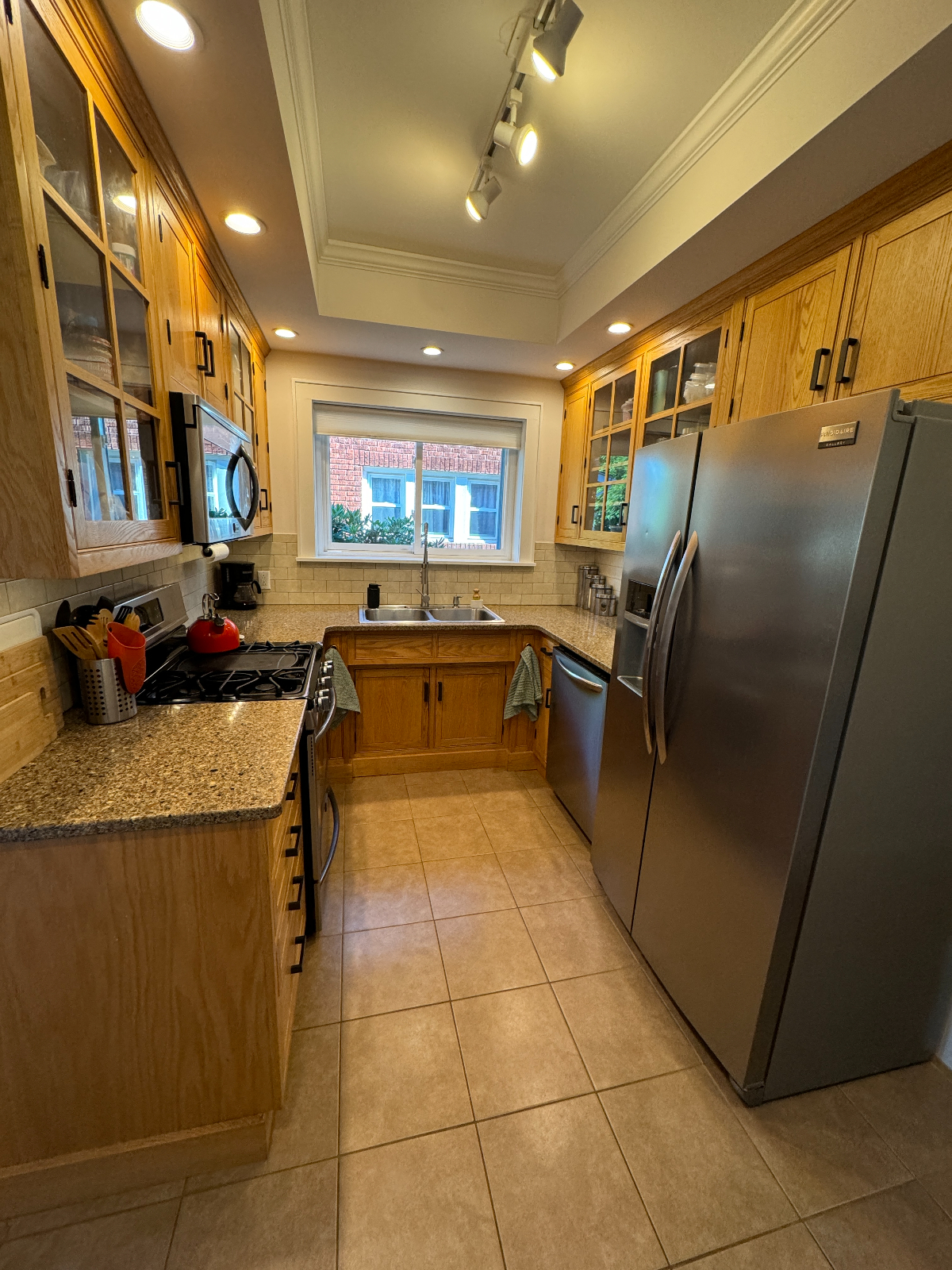 Charming Home near Ritter Park & Cabell - Photo 9