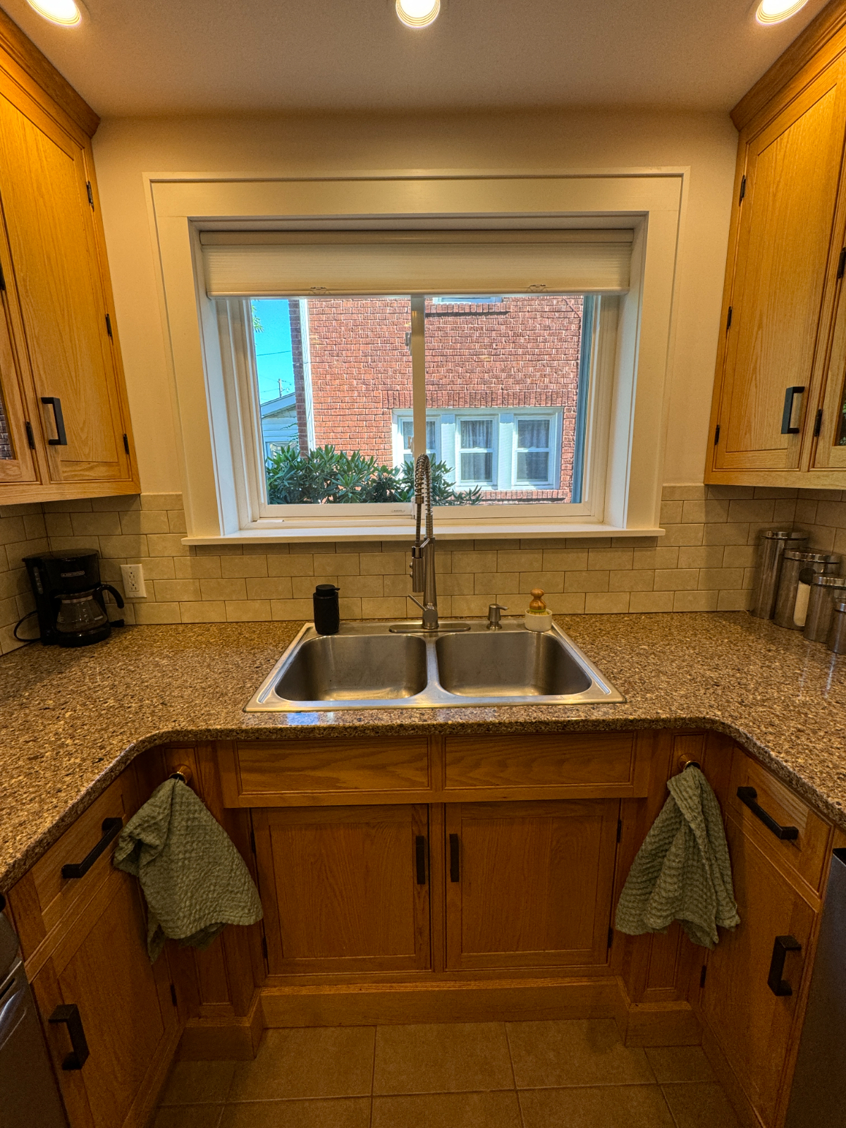 Charming Home near Ritter Park & Cabell - Photo 11