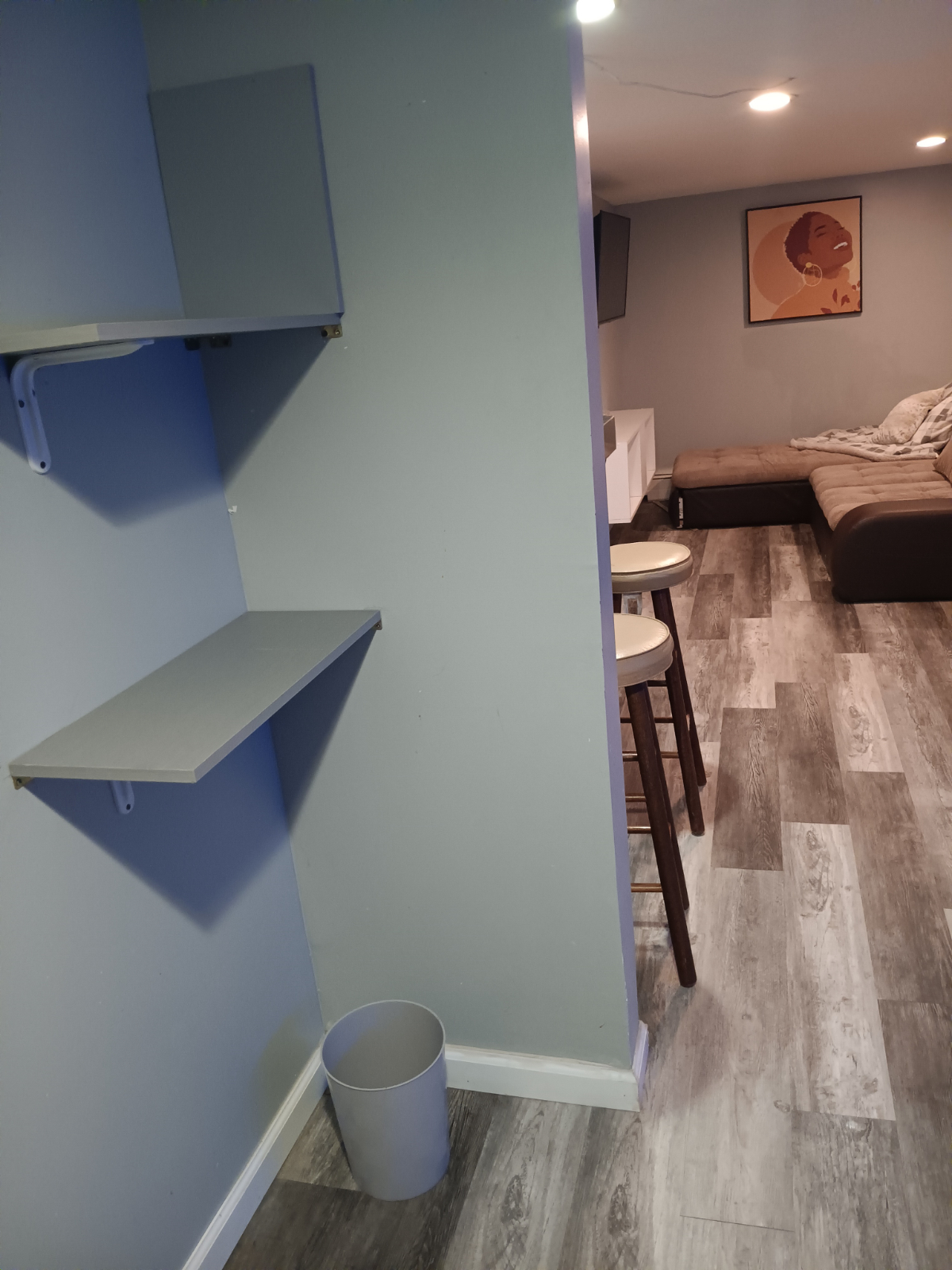 Fully furnished 1 bedroom apt in quiet neighborhood - Photo 2