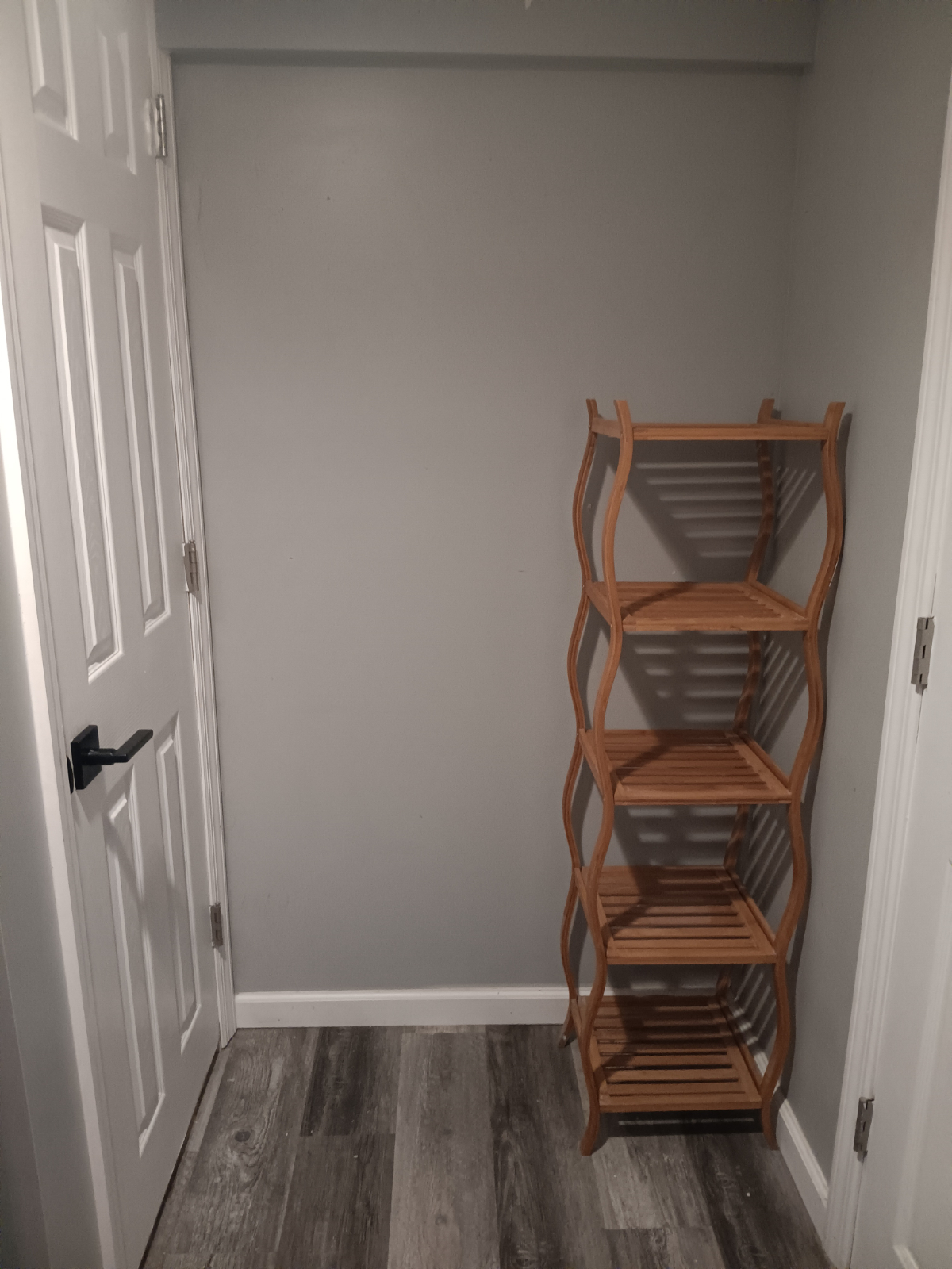 Fully furnished 1 bedroom apt in quiet neighborhood - Photo 9