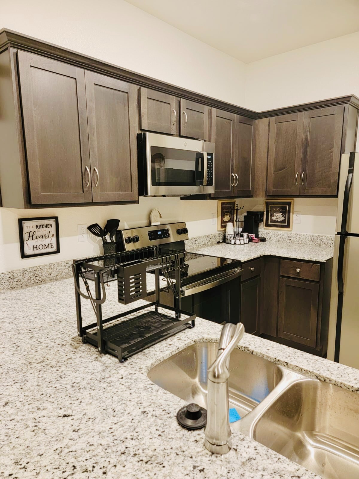 3/2 Modern Furnished Home- Ring Doorbell Acess - WiFi  -- minutes from Killeeen, Austin and Waco - Photo 8