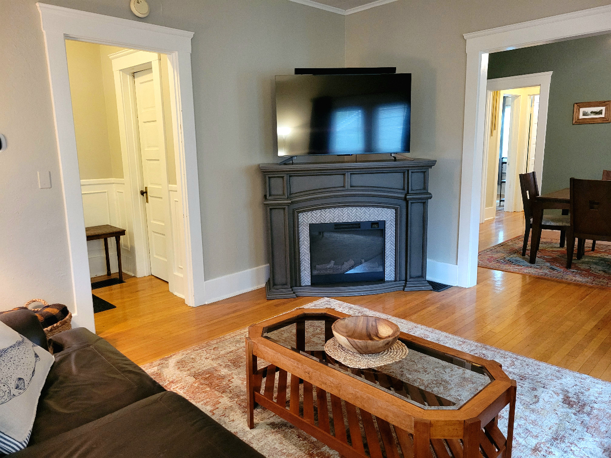 2Bed/1Bath Apt - Photo 6
