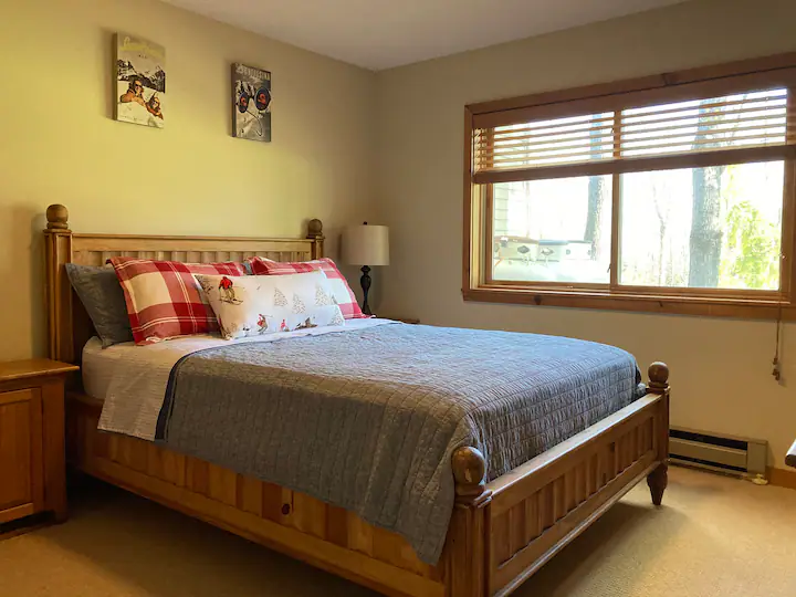 Stunning 3-Bedroom Townhouse Condo in Ludlow, Vermont with Charming Interior, Outdoor Patio, and Con - Photo 7