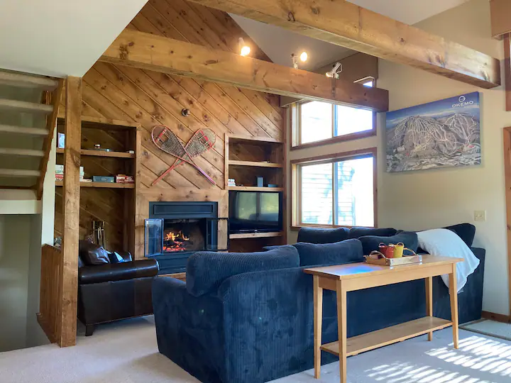 Stunning 3-Bedroom Townhouse Condo in Ludlow, Vermont with Charming Interior, Outdoor Patio, and Con - Photo 1