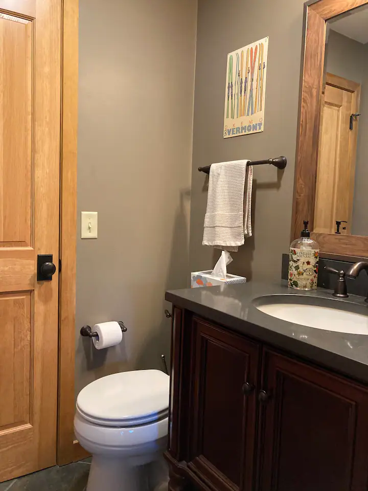 Stunning 3-Bedroom Townhouse Condo in Ludlow, Vermont with Charming Interior, Outdoor Patio, and Con - Photo 8