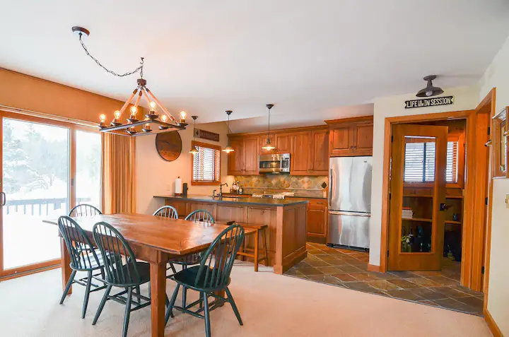 Stunning 3-Bedroom Townhouse Condo in Ludlow, Vermont with Charming Interior, Outdoor Patio, and Con - Photo 5
