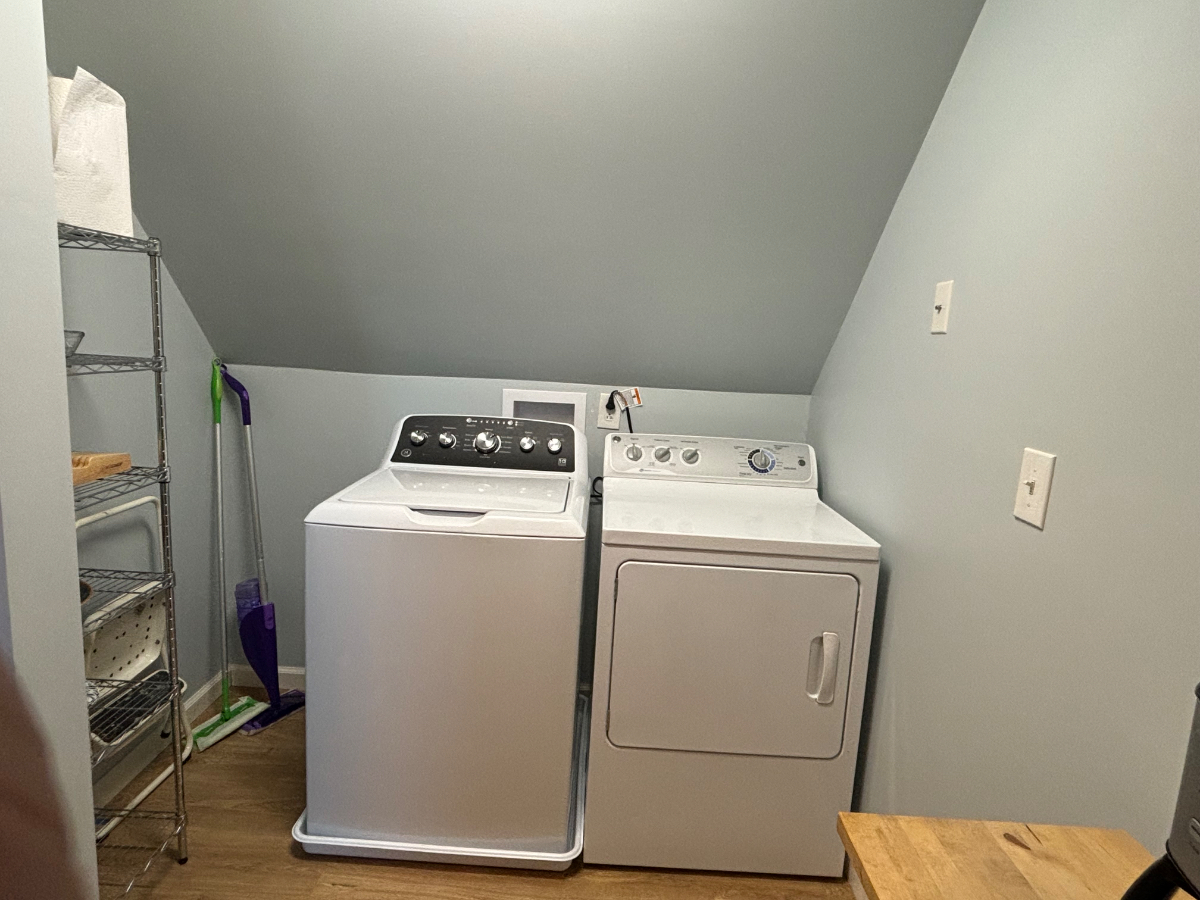Cozy,quiet apartment located along Camplain bike loop - Photo 9
