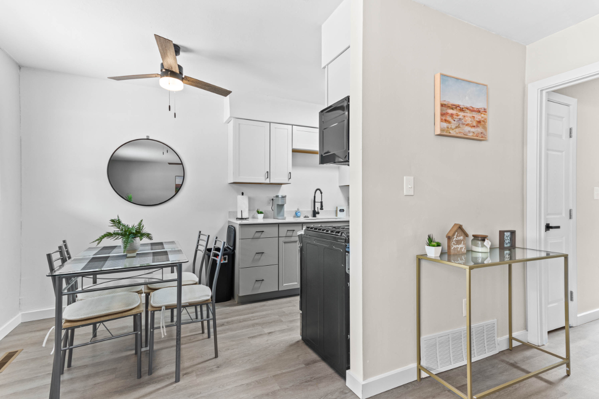 1 Bdrm, GRND FLR, Private Courtyard, Renovated - A