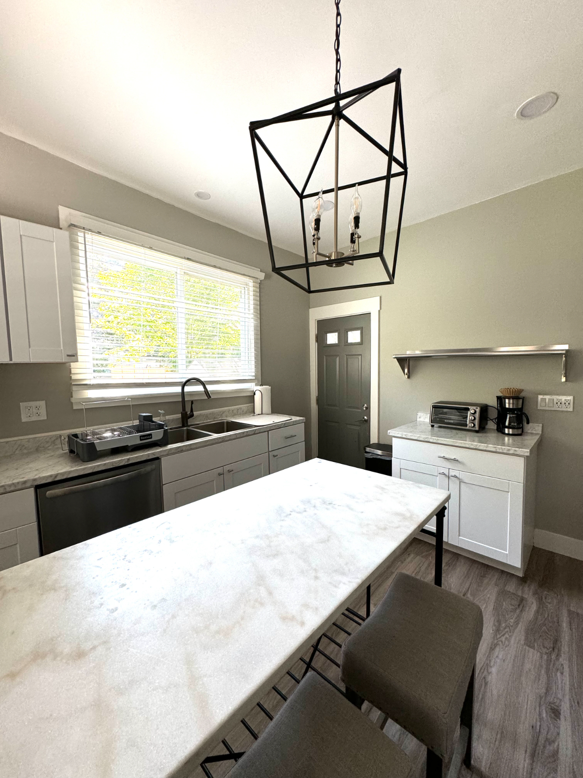 White Street - Designer Furnished - Photo 9