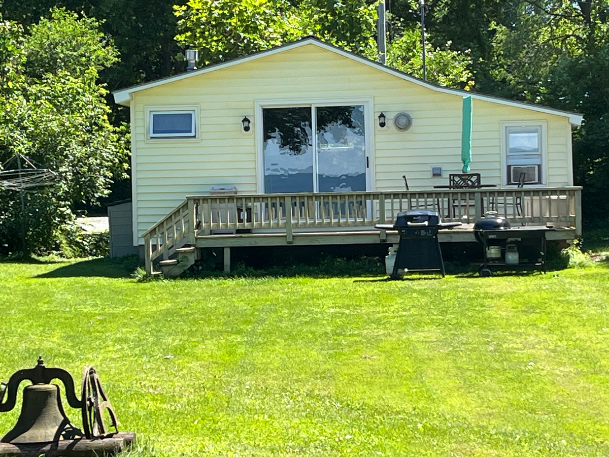 Quiet Cottage on Lake Champlain - Photo 6