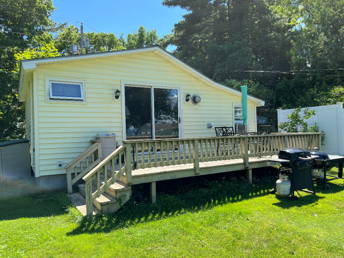 Quiet Cottage on Lake Champlain - Photo 9